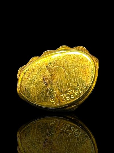 พระกริ่งปวเรศพิมพ์ห่มสมบูรณ์พูนสุข  ปี 2426 เนื้อกะไหล่ทอง