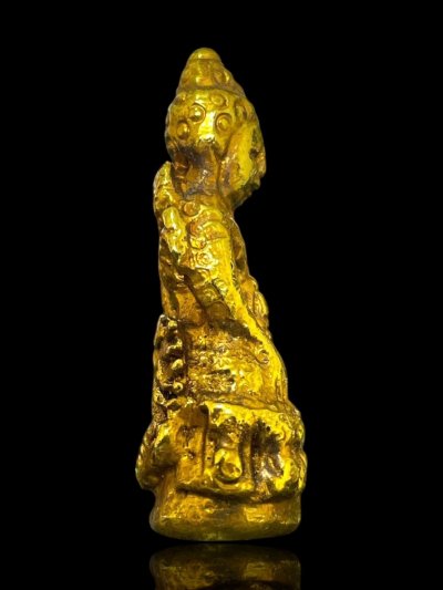 พระกริ่งปวเรศพิมพ์สมบูรณ์พูนสุข หลังมังกร ปี 2411 เนื้อกะไหล่ทอง