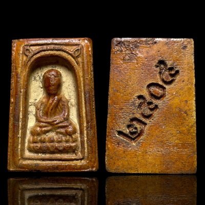 หลวงปู่ทวดพิมพ์สี่เหลี่ยม หลัง 2404