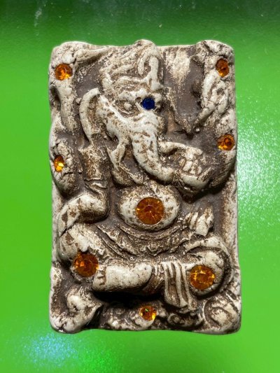 พระสมเด็จพิมพ์ใหญ่ หลังพระฆิคเนศ ประดับพลอย กรุวังหน้า