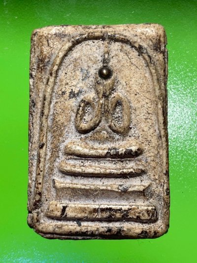 พระสมเด็จวัดระฆังพิมพ์พระปิดตาฝังเม็ดแร่