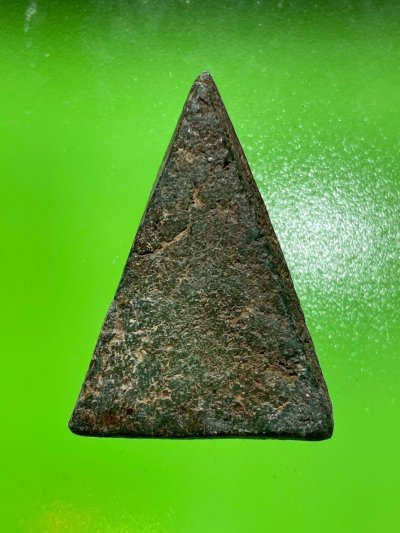 พระนางพญา กรุวัดบ่อทองคำ พิษณุโลก พิมพ์ฝังพลอย