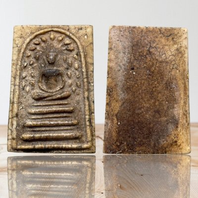 พระสมเด็จวัดระฆังพิมพ์ปรกโพธิ์ย้อย