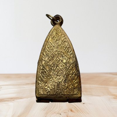 พระหลวงปู่ทวด เลี่ยมกรอบโบราณ ลงรักปิดทอง กรุวังหน้า 2411