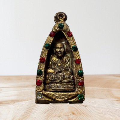 พระหลวงปู่ทวด เลี่ยมกรอบโบราณ ลงรักปิดทอง กรุวังหน้า 2411