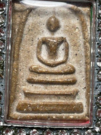 พระสมเด็จวัดระฆังพิมพ์ใหญ่ พร้อมกรอบขึ้นคอ