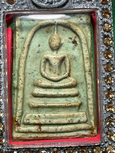 พระสมเด็จวัดระฆังพิมพ์ใหญ่ พร้อมกรอบขึ้นคอ