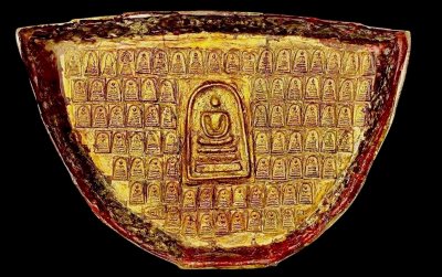 พระสมเด็จองค์ปฐมหน้าตัก 12 นิ้ว ขนาดฐาน 19 นิ้ว  ขนาดความสูง 34 นิ้ว เนื้อโลหะ ประดับพลอย และ หยก มงคล รอบองค์