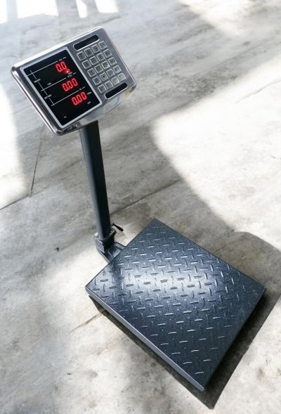 Ki เครื่องชั่งตั้งพื้นเสาพับได้ พิกัด 60 kg. - 150 kg.