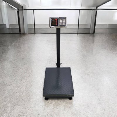 Ki เครื่องชั่งตั้งพื้นเสาพับ พิกัด 300 kg. ค่าละเอียด 100 g.