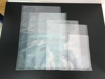 ถุงสุญญากาศลายเรียบซีล 3 ด้าน แบบบาง (หนารวม 180 ไมครอน) (100 ใบ/แพ็ค)