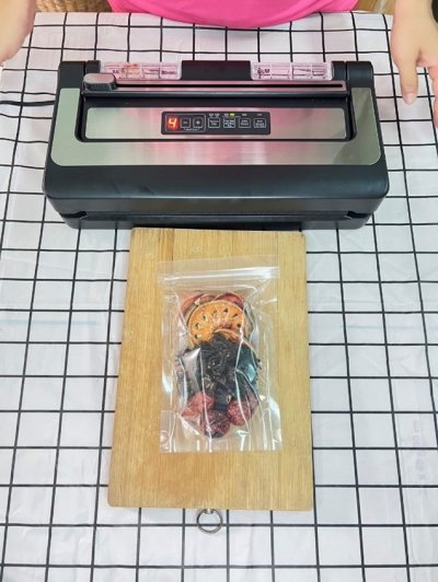 เครื่องซีลสุญญากาศ รุ่น PW-300