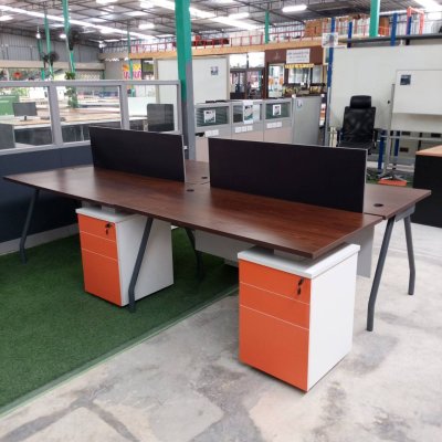 โต๊ะทำงานกลุ่ม 4 ที่นั่ง