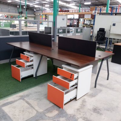 โต๊ะทำงานกลุ่ม 4 ที่นั่ง