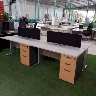 โต๊ะทำงานกลุ่ม 4 ที่นั่ง