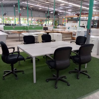 โต๊ะประชุม 4-6 ที่นั่ง