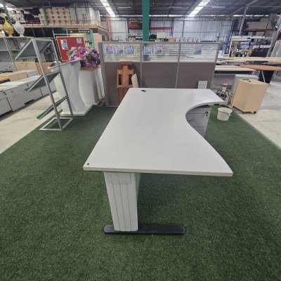 โต๊ะทำงานผู้บริหารทรง L (สีเทาอ่อน)