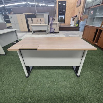 โต๊ะทำงาน