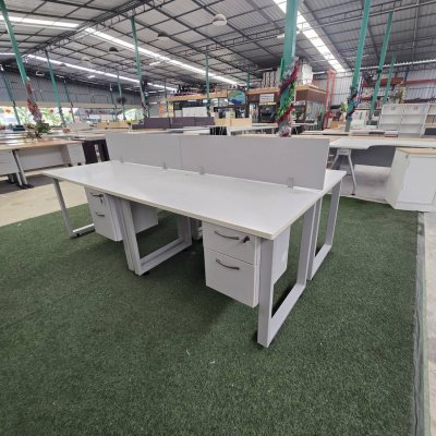 โต๊ะทำงานกลุ่ม 4 ที่นั่ง