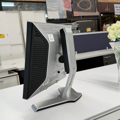 电脑屏 LCD 17“