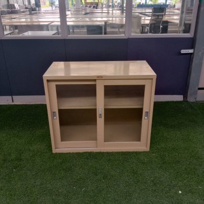 ตู้เหล็กบานเลื่อนกระจก