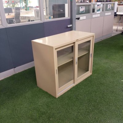 ตู้เหล็กบานเลื่อนกระจก