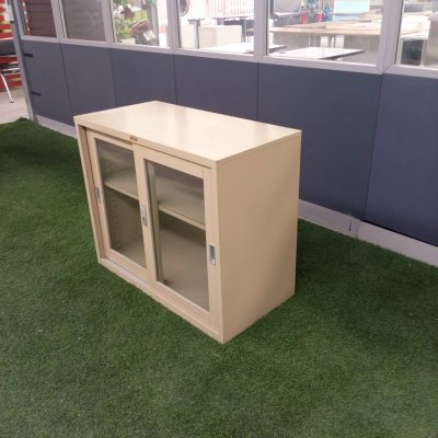 ตู้เหล็กบานเลื่อนกระจก