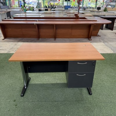 โต๊ะทำงานมีลิ้นชัก