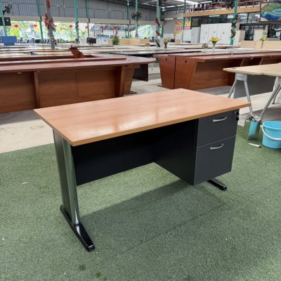 โต๊ะทำงานมีลิ้นชัก