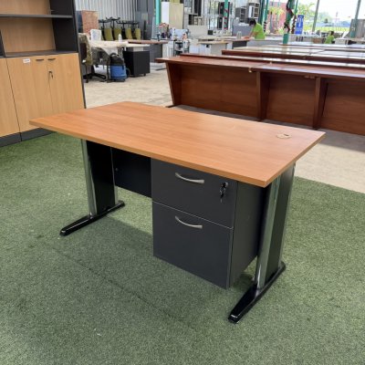 โต๊ะทำงานมีลิ้นชัก