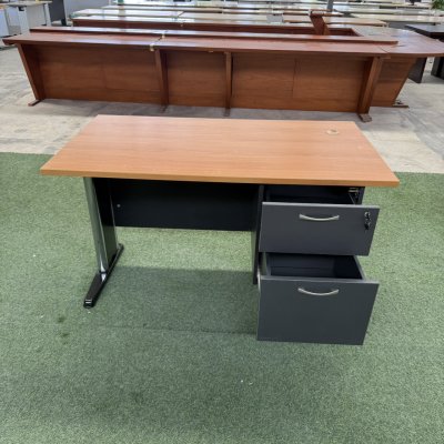 โต๊ะทำงานมีลิ้นชัก