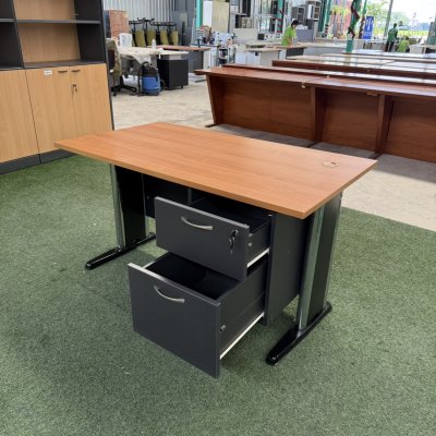 โต๊ะทำงานมีลิ้นชัก