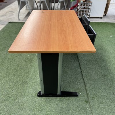 โต๊ะทำงานมีลิ้นชัก