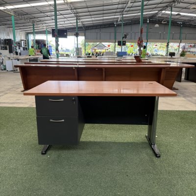 โต๊ะทำงานมีลิ้นชัก