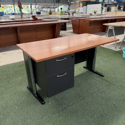 โต๊ะทำงานมีลิ้นชัก