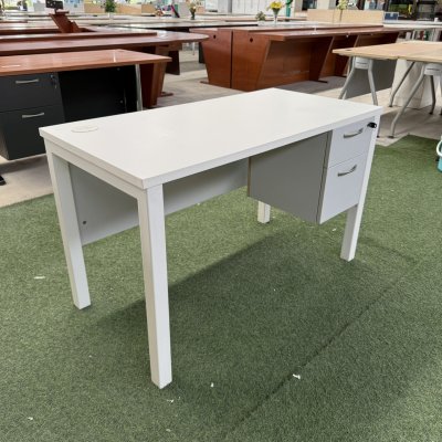 โต๊ะทำงานมีลิ้นชัก