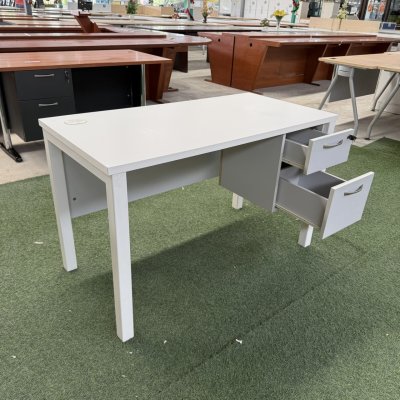 โต๊ะทำงานมีลิ้นชัก