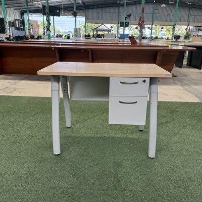 โต๊ะทำงานมีลิ้นชัก