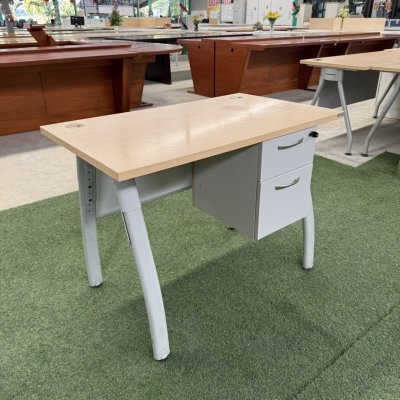 โต๊ะทำงานมีลิ้นชัก