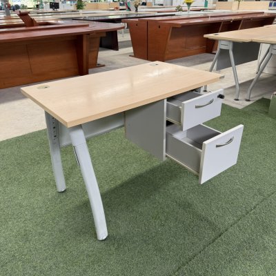 โต๊ะทำงานมีลิ้นชัก