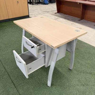 โต๊ะทำงานมีลิ้นชัก