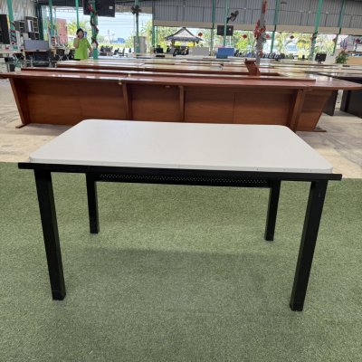 โต๊ะเขียนแบบ