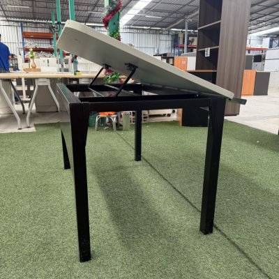 โต๊ะเขียนแบบ