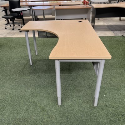 โต๊ะทำงานทรง L