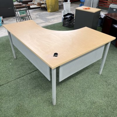 โต๊ะทำงานทรง L