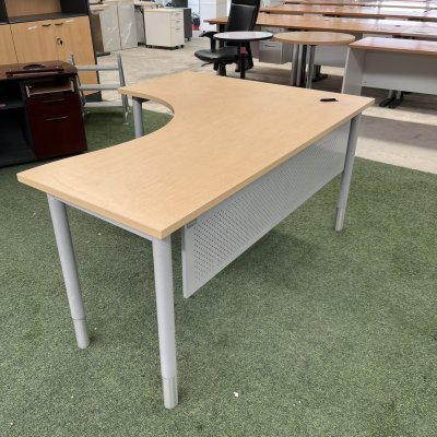 โต๊ะทำงานทรง L