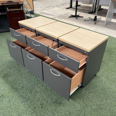 ตู้ลิ้นชักใต้โต๊ะ