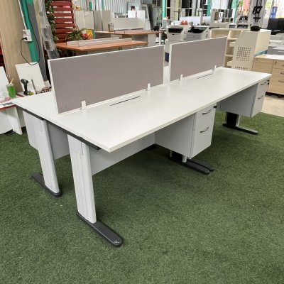 โต๊ะทำงานกลุ่ม 4 ที่นั่ง