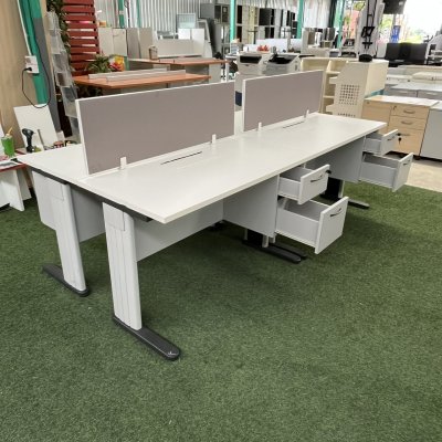 โต๊ะทำงานกลุ่ม 4 ที่นั่ง