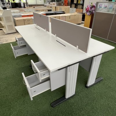 โต๊ะทำงานกลุ่ม 4 ที่นั่ง